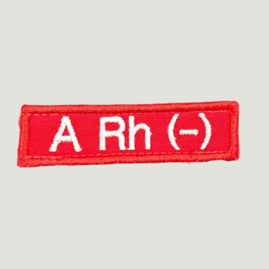 A Rh − Ünvan kokartı